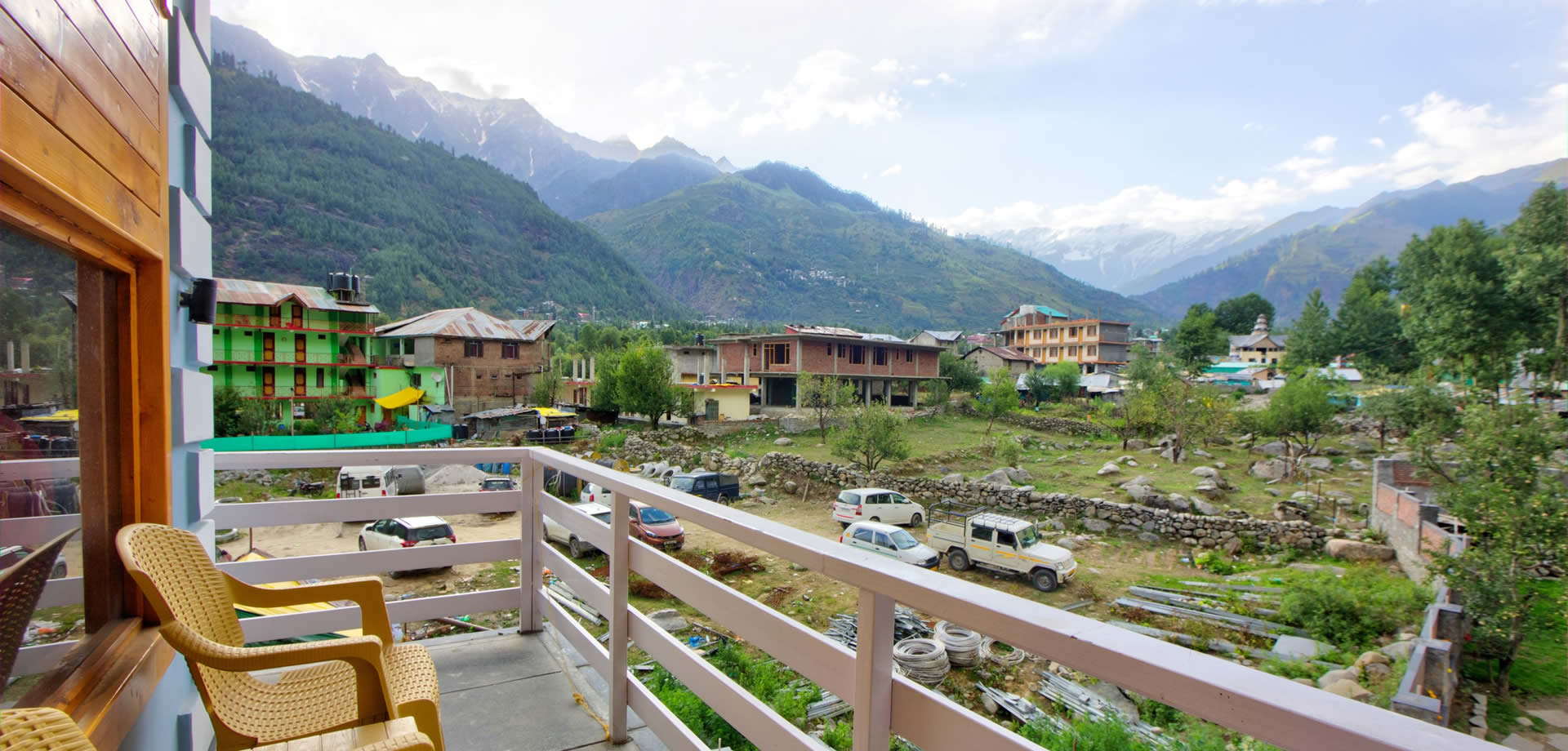 Deluxe Room - The Husky Lodge and Cafe Manali