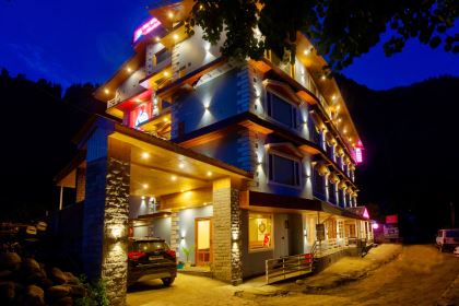 The Husky Lodge and Cafe Manali