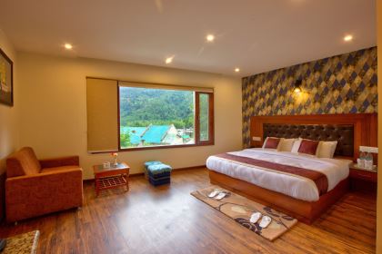 premium room - The Husky Lodge and Cafe Manali