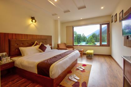 The Husky Lodge and Cafe Manali