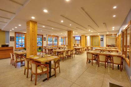 The Husky Lodge and Cafe Manali